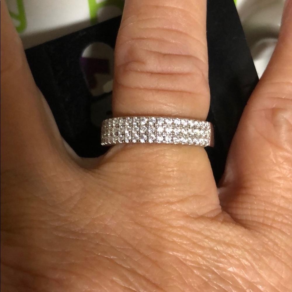 AVivo pave CZ SS anniversary ring Never use - Picture 4 of 5